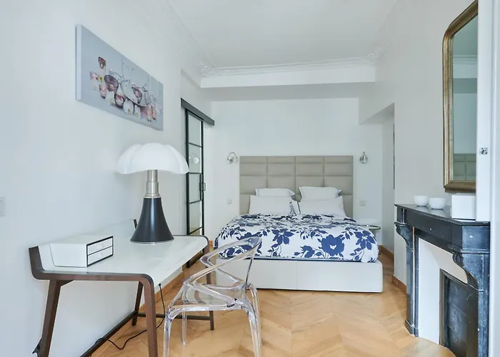 Lejlighed Elysée/fg St Honoré- 2 Piéces De Luxe Paris